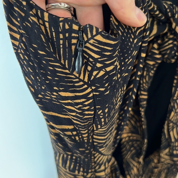 • Midi Dress • - Picture 7 of 8